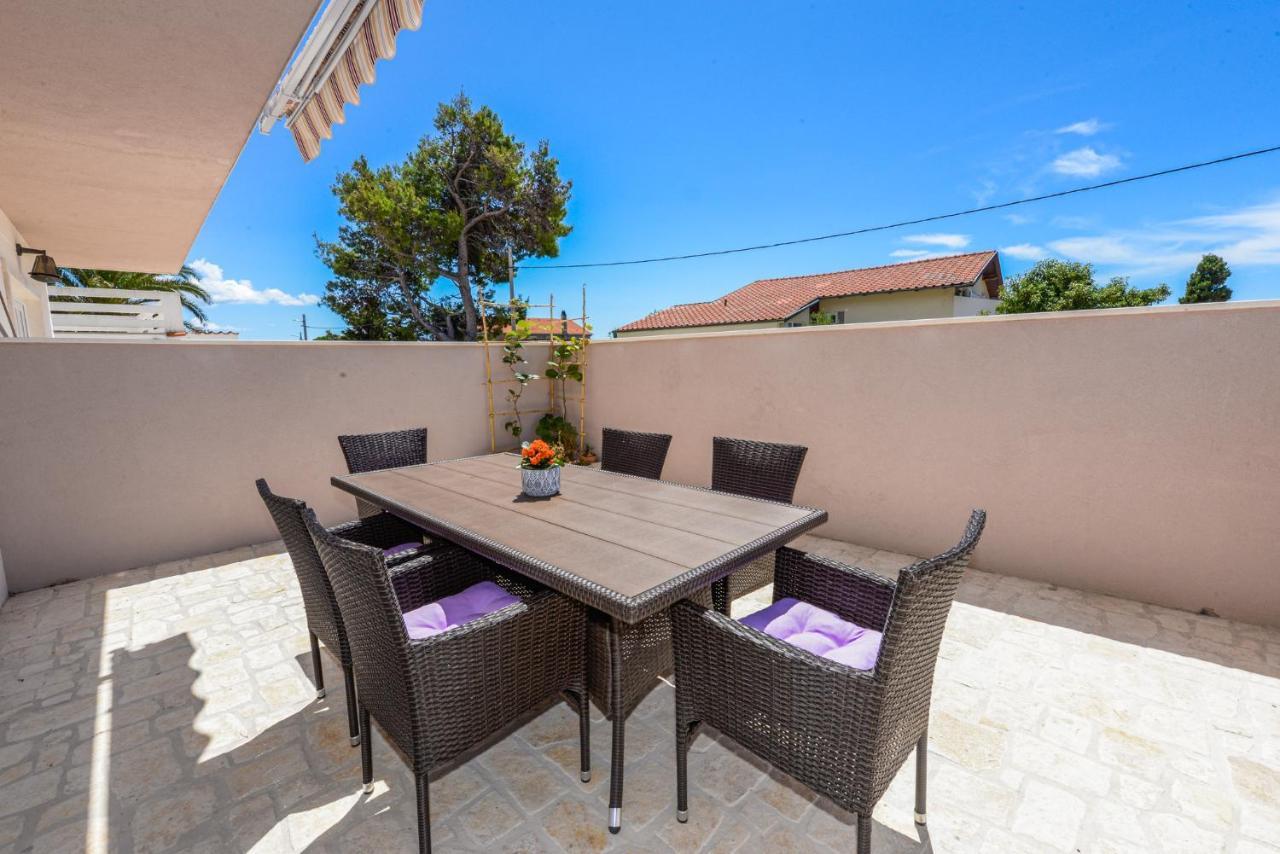 Apartments Amfora - Cozy And Modern Apartments For Up To 15 People, 100M From The Sea And Beach Stara Novalja Exterior foto