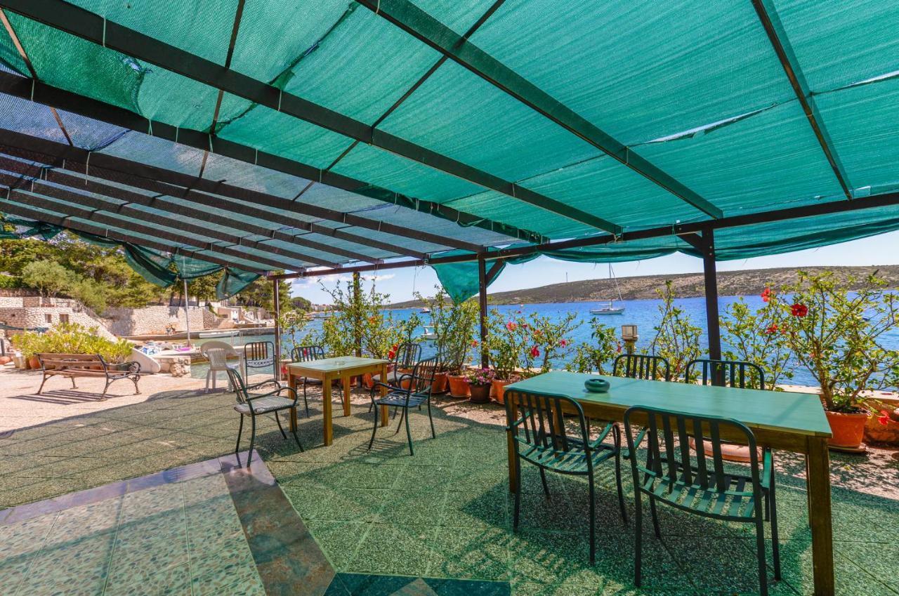 Apartments Amfora - Cozy And Modern Apartments For Up To 15 People, 100M From The Sea And Beach Stara Novalja Exterior foto