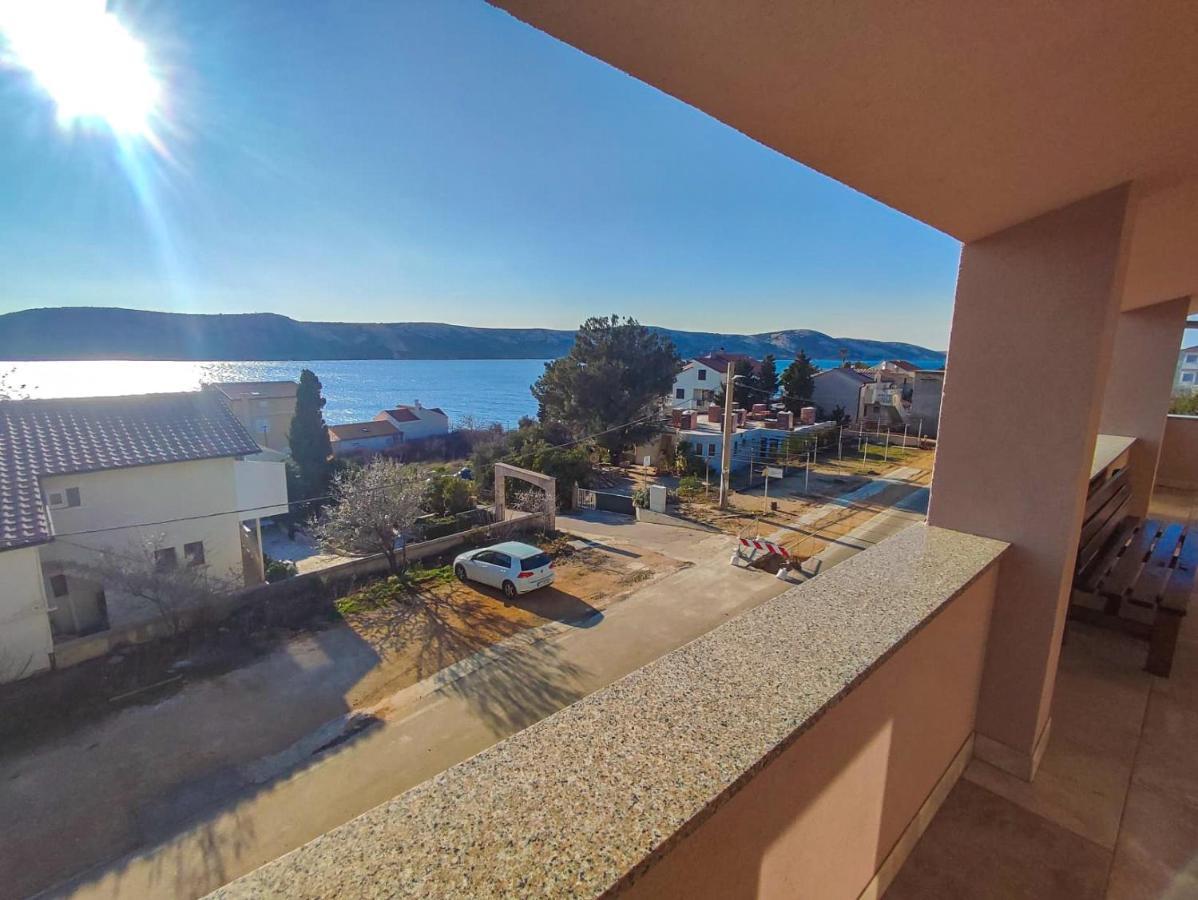 Apartments Amfora - Cozy And Modern Apartments For Up To 15 People, 100M From The Sea And Beach Stara Novalja Exterior foto