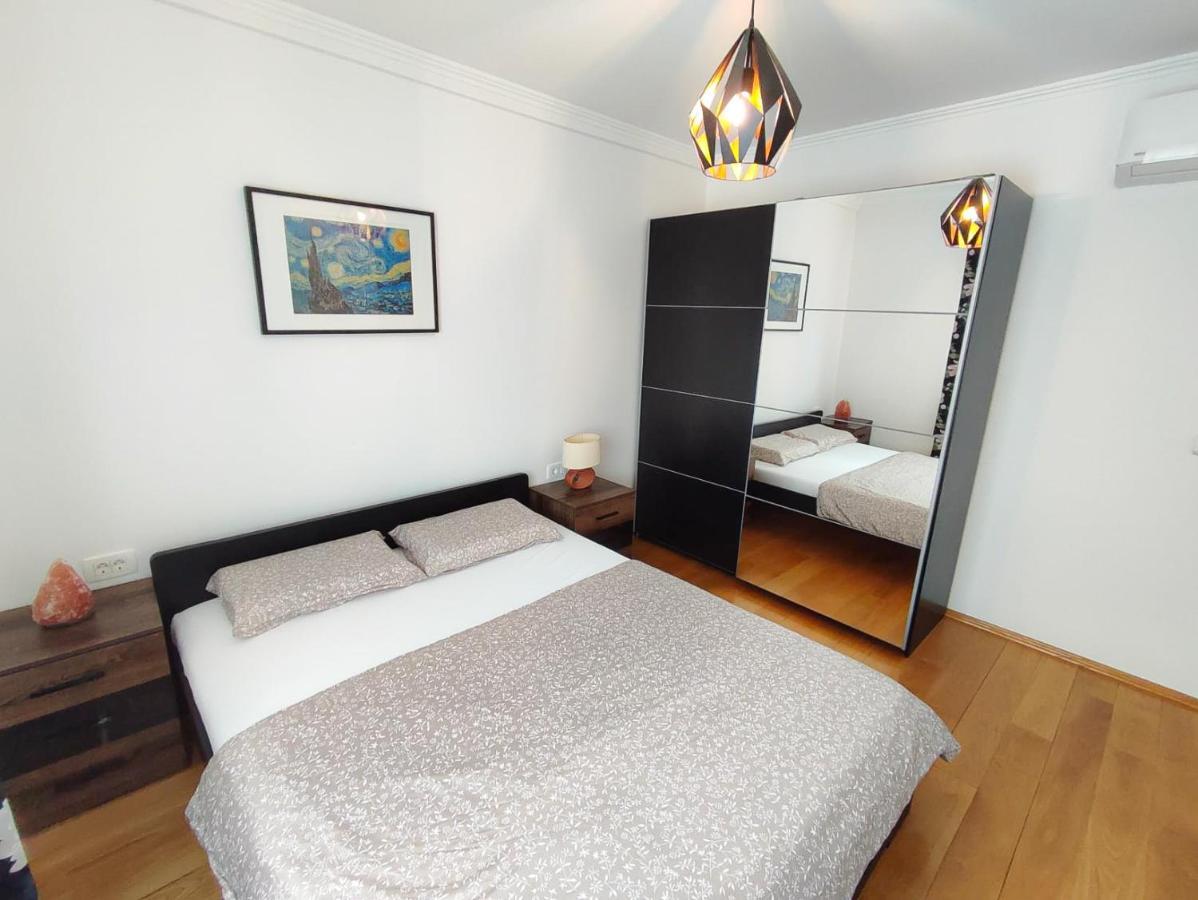 Apartments Amfora - Cozy And Modern Apartments For Up To 15 People, 100M From The Sea And Beach Stara Novalja Exterior foto