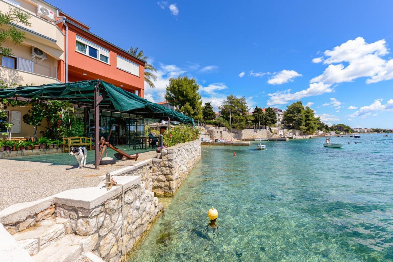 Apartments Amfora - Cozy And Modern Apartments For Up To 15 People, 100M From The Sea And Beach Stara Novalja Exterior foto
