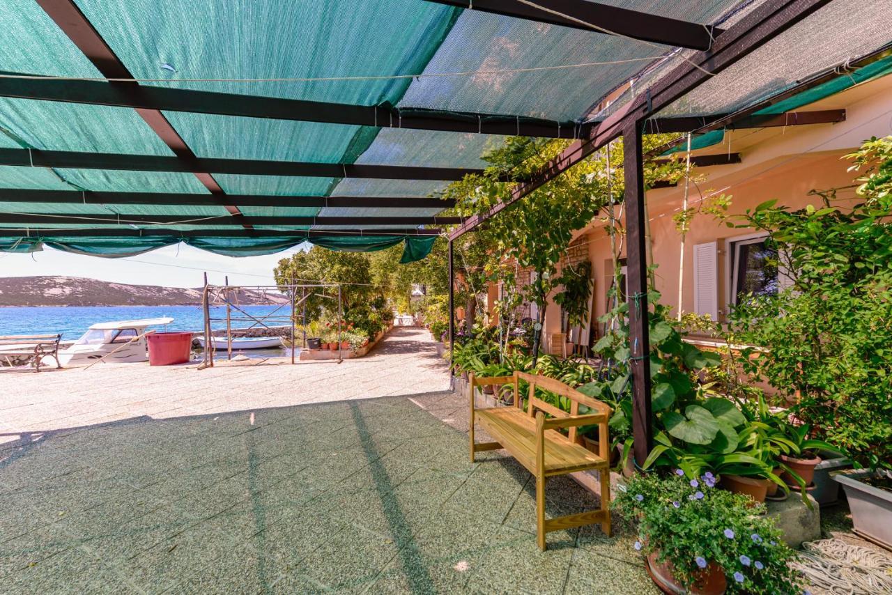 Apartments Amfora - Cozy And Modern Apartments For Up To 15 People, 100M From The Sea And Beach Stara Novalja Exterior foto