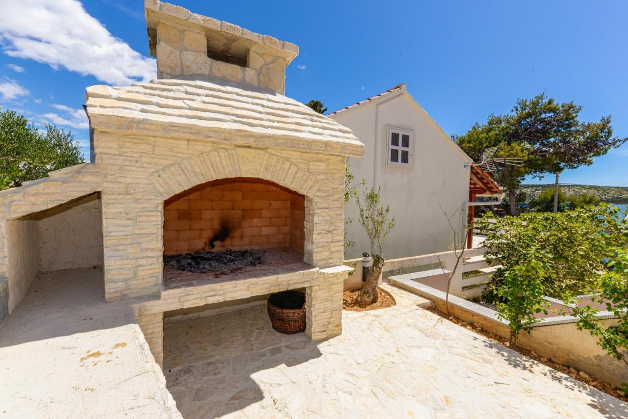 Apartments Amfora - Cozy And Modern Apartments For Up To 15 People, 100M From The Sea And Beach Stara Novalja Exterior foto